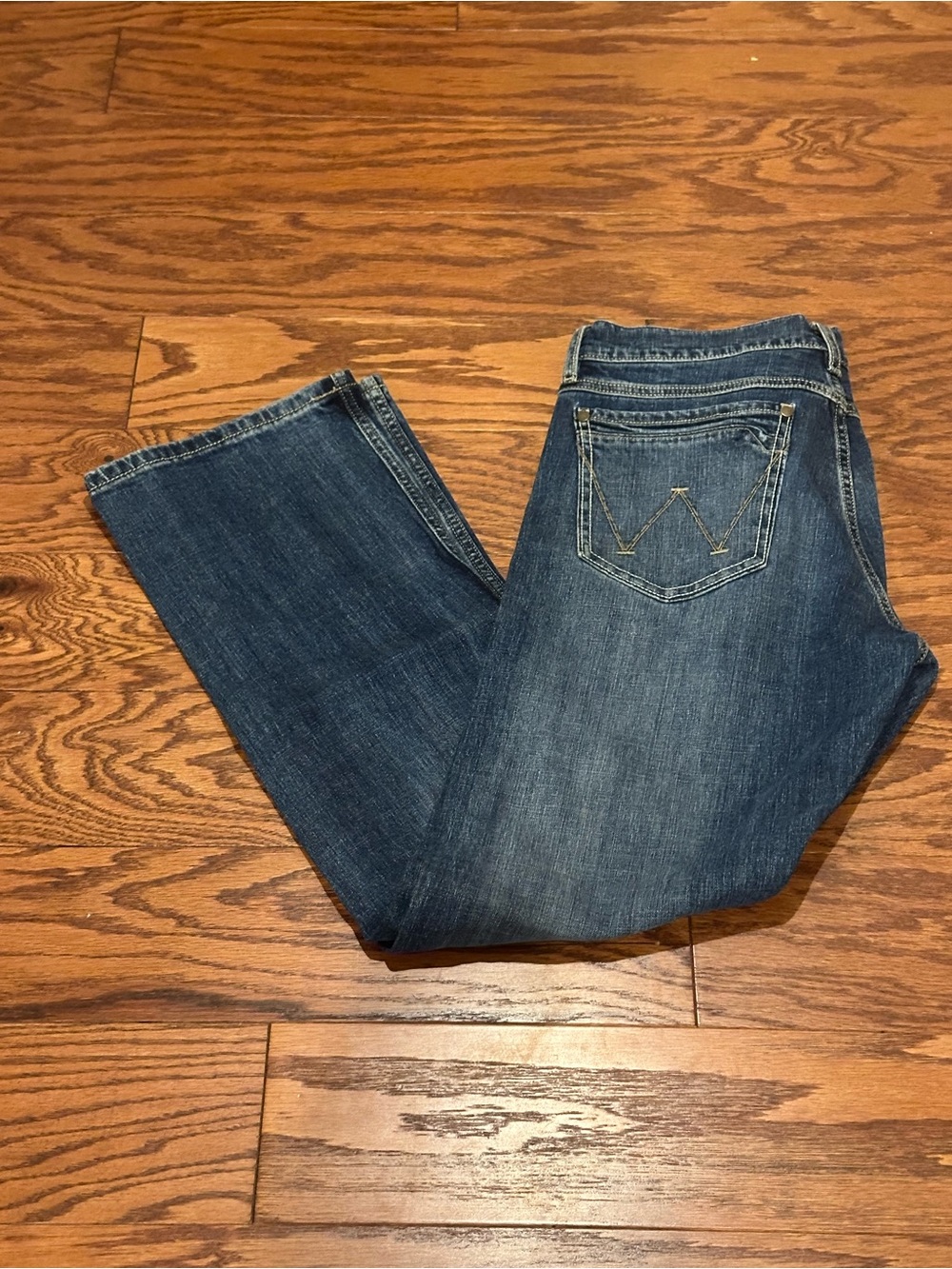 Worm Once! Men’s Wrangler Retro Slim Boot Jeans, Size 32/32.